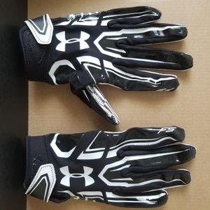 Boys Under Armour football gloves size youth large